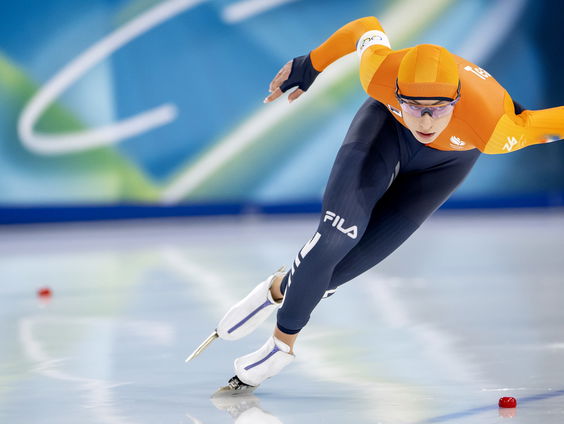 Goud voor de clubkas: Femke Kok steunt haar eerste schaatsclub De Kluners