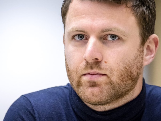 Royce de Vries is voor één dag ambassadeur van Stichting Vluchteling