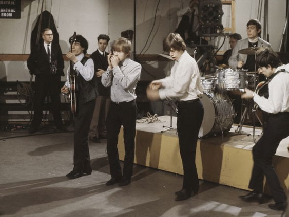 Rolling Stones-fan Jelle Tadema toont zijn unieke collectie in het Nationaal Grammofoonmuseum in Nieuwleusen