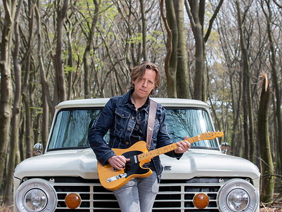 Gitarist Arend Jansen maakt zangdebuut