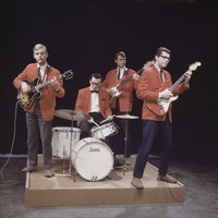 Joop Oonk over The Jumping Jewels & The Jay Jays