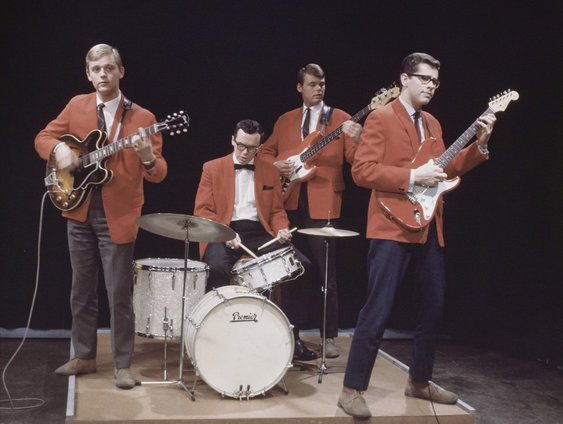 Joop Oonk over The Jumping Jewels & The Jay Jays