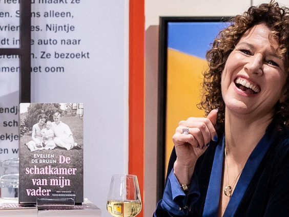 Evelien de Bruijn duikt in de schatkamer van haar vader