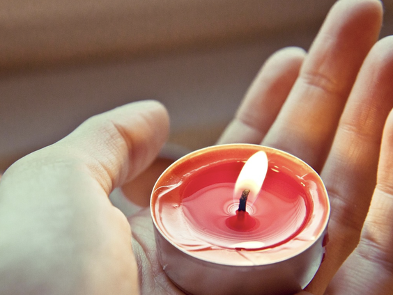 Lichtjestocht van Leger des Heils voor overleden dakloze mensen