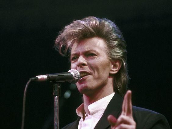 Rias Baarda eert David Bowie in nieuwe theatervoorstelling