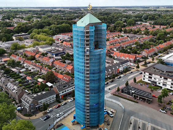 Deze iconische watertoren is weer bijna spic en span