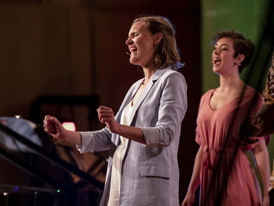 Wishful Singing zingt Blue Monday de wereld uit