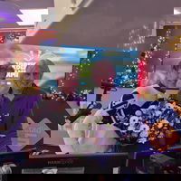 Hans Schiffers wordt door Felix Meurders verrast met Marconi Oeuvre Award