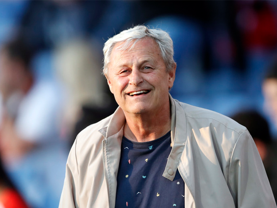 Peter Houtman stopt als stadionspeaker van Feyenoord