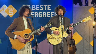 Tangarine brengt sfeervol optreden bij Evergreen Top 1000 Party