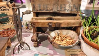 Pascal zoekt nieuwe eigenaar voor een bijzondere verzameling historische ko ...