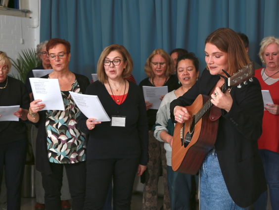 Zingen mag, vals ook: Koor Geen Gehoor komt naar Assen