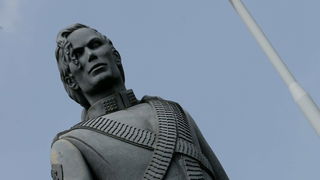 Wie weet een plekje voor dit iconische Michael Jackson-standbeeld?