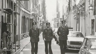 Fred Engelberts over zijn nieuwe boek 'Tussen Voorzijde En Achterkant'.