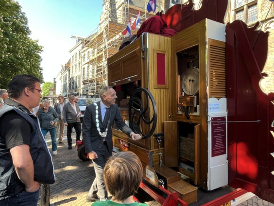 Feestelijke terugkeer van 'De Turk': Oudste draaiorgel van Nederland weer thuis