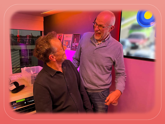 Lief gebaar: Piet geeft gratis huiswerkwerkhulp aan kinderen in Alblasserdam