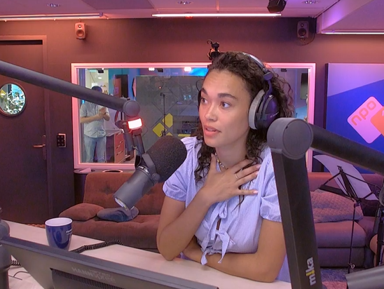 Antje en Romy Monteiro verrassen elkaar in Volgspot