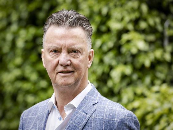Robert Heukels over het nieuwe boek 'Zwemles van Louis van Gaal'