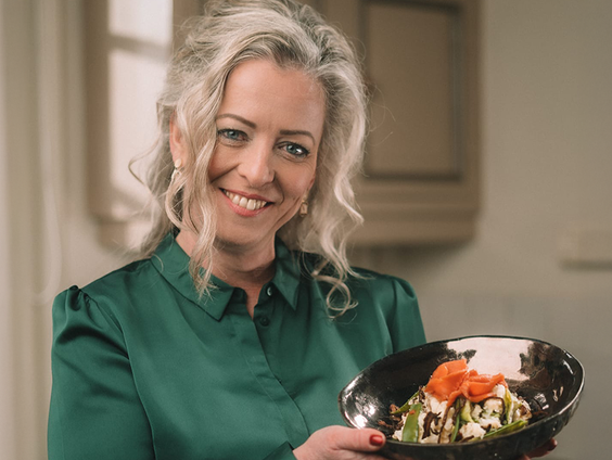 Maureen legt oeroude Achterhoekse streekgerechten vast in kookboek