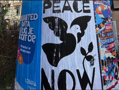 Peace Now' poster van Marije hangt over de hele wereld!