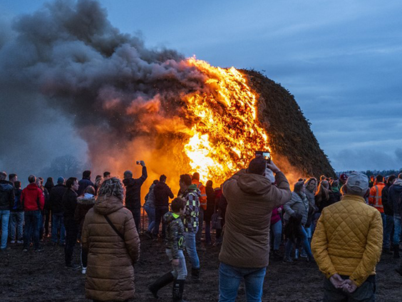 Dooft het paasvuur uit?
