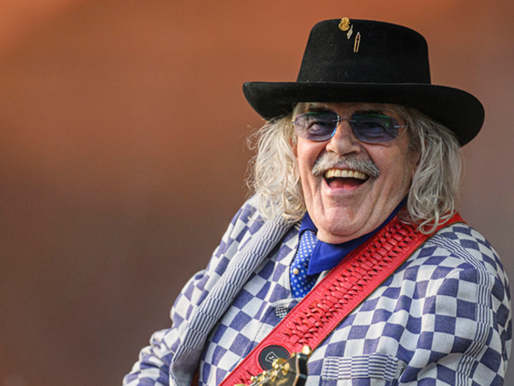 Jeanne Donkers viert 50 jaar Normaal in Lochem