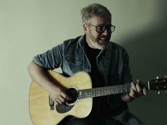 Ed Struijlaart produceert nummer met schrijver van hit 'Roller Coaster'