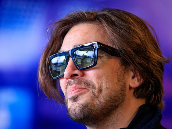 Country Roads: Waylon