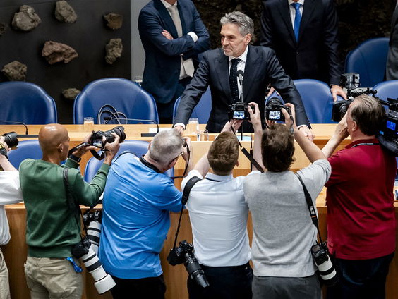 Hoe doorstaat Dick Schoof de vuurdoop tijdens zijn eerste debat?