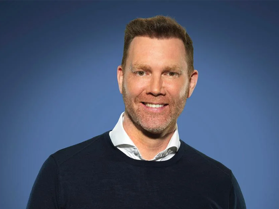 Sipke Jan Bousema viert een groot Songfestivalfeest in Leeuwarden