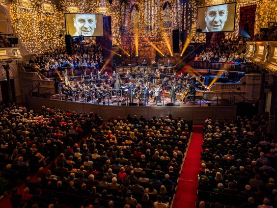 Het Metropole Orkest brengt in de MAX Muziekspecial een ode aan Wim Sonneveld!