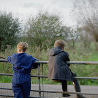 Veertig jaar na zijn dood vertelt Koert Davidse het verhaal van zijn broer Bart