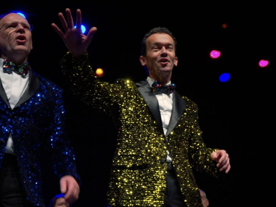 Zingend naar het stemlokaal van Zevenaar