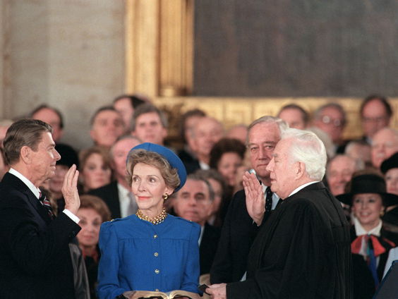 Wie is First Lady Nancy Reagan?