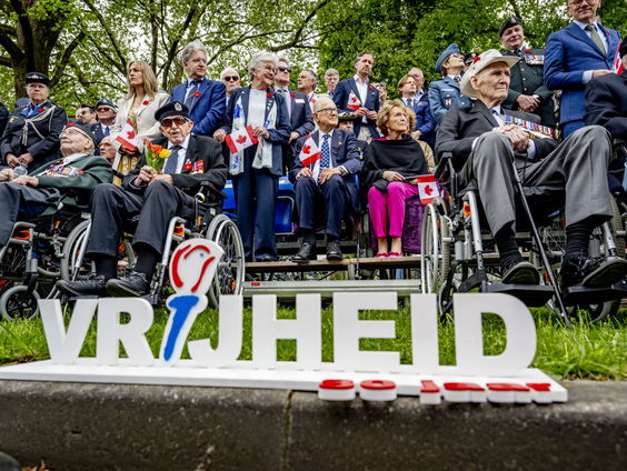 'In Our Father's Footsteps' herdenkt en viert tijdens 4 en 5 mei