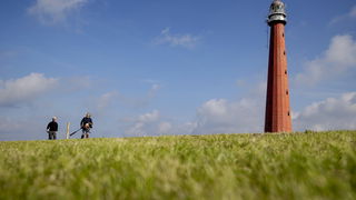 Blijdschap bij Jan Roelofsen voor behoud vuurtoren Lange Jaap: 'Fantastisch ...