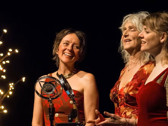 Margot Merah van The Lasses over hun kerstvoorstelling