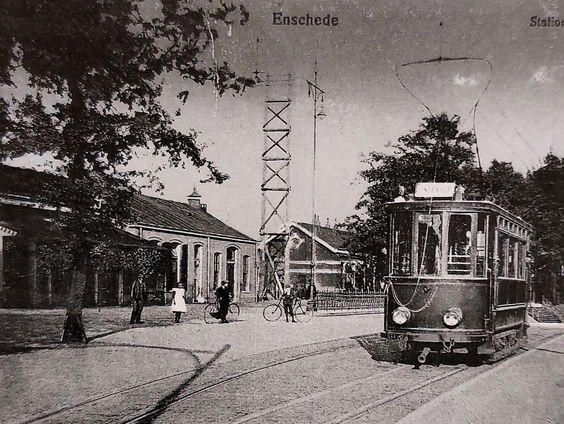 Historische TET-bus rijdt deze week weer op oude tramroute Enschede