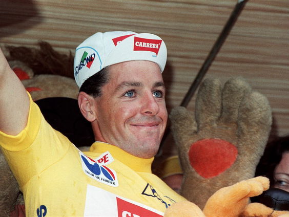 Van nu naar toen: Stephen Roche wint Tour, Giro én WK wielrennen