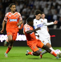Tante Dicky juicht Telstar naar de winst tegen FC Volendam