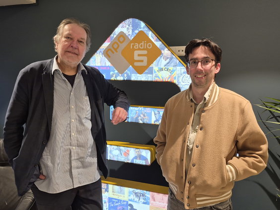 Stefan Pop speelt 'Genoeg over mij'