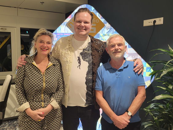 Mylou Frencken en Niek Barendsen over De huisjesmelkers-show