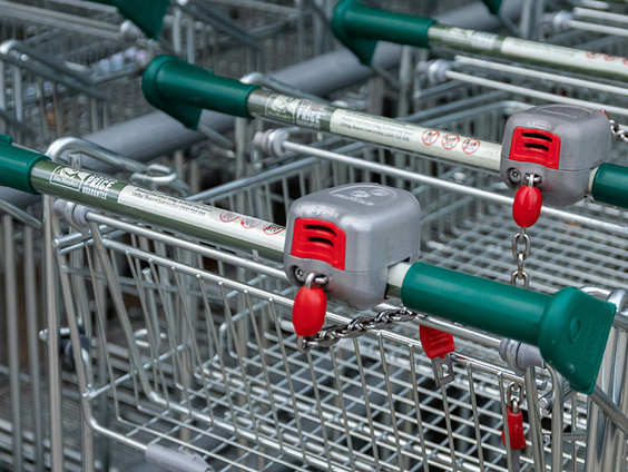 In de supermarkt van Oudewater rijden seniorenkarretjes