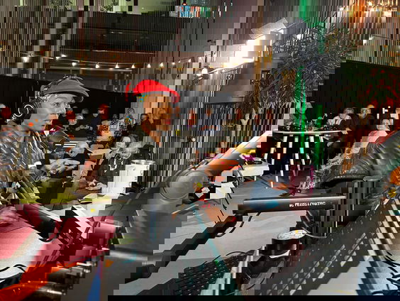 Giovanca Ostiana bij de Evergreen Top 1000 Party: Een Avond vol Muziek en Kerstmagie