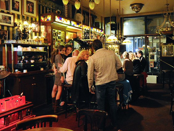 Jelle Koolschijn brengt een ode aan de bruine kroeg