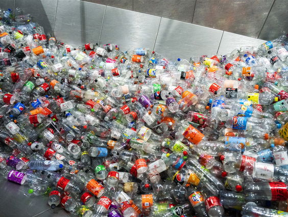 Nieuwe statiegeldbak moet blikjesjagers helpen