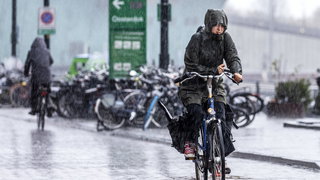 Meteoroloog Wouter van Bernebeek ziet kans op kletsnat najaar groeien