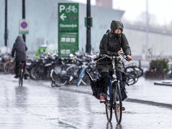 Meteoroloog Wouter van Bernebeek ziet kans op kletsnat najaar groeien