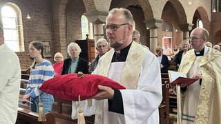 Botje van heilige Werenfridus na podcastzoektocht terug in Elst