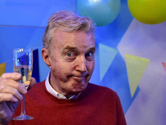 André van Duin geëerd met de Gouden Televizier Oeuvre-Ring 2024